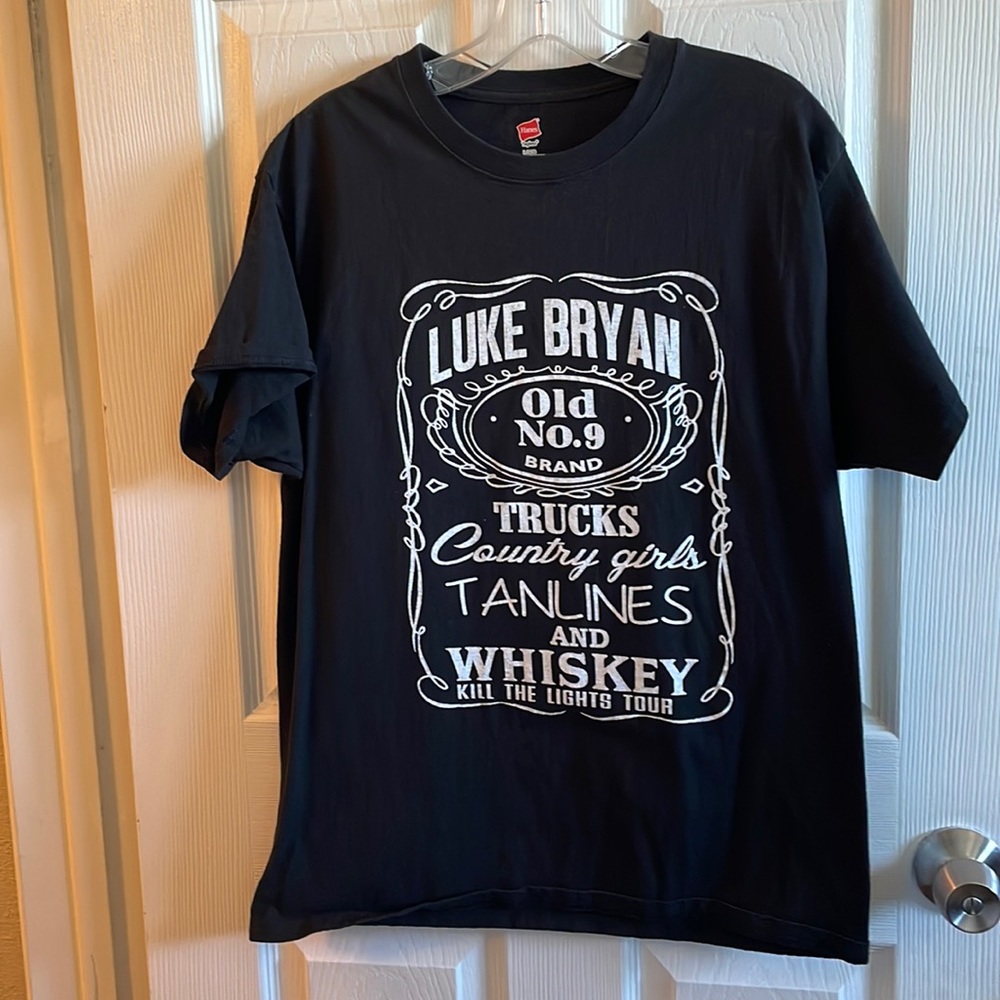 Luke Bryan 2016 Kill the Lights concert T-shirt.